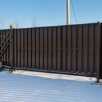 Штакетник 136 с бор. П-образный, трапеция, RAL 8017, шахматка, автоматика, пиксы, зима Штакетник 136 с бор. П-образный, трапеция, RAL 8017, шахматка, автоматика, пиксы, зима